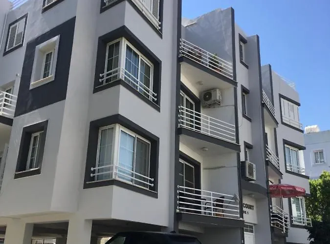 Royal Kyrenia Apartment *